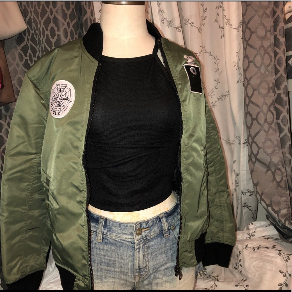 Reversible bomber jacket